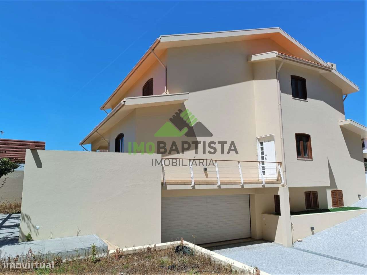 MORADIA ISOLADA V4 JUNTO À PRAIA DE MIRAMAR - Grande imagem: 4/26