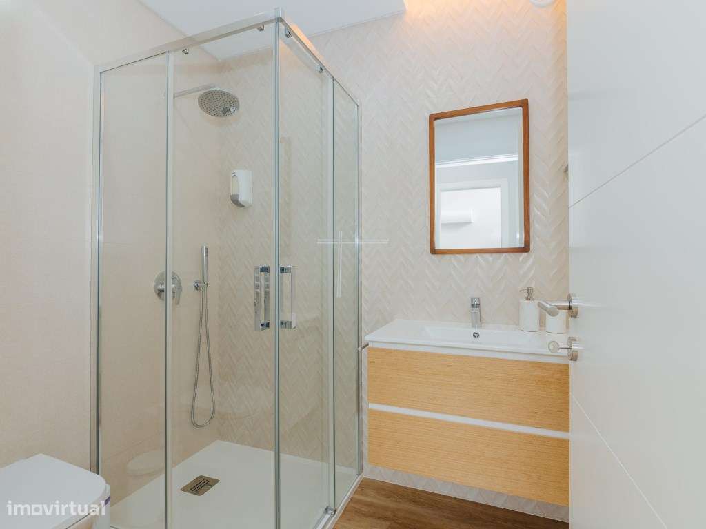 Moradia isolada T4, arquitetura contemporânea com garagem e piscina... - Grande imagem: 5/60