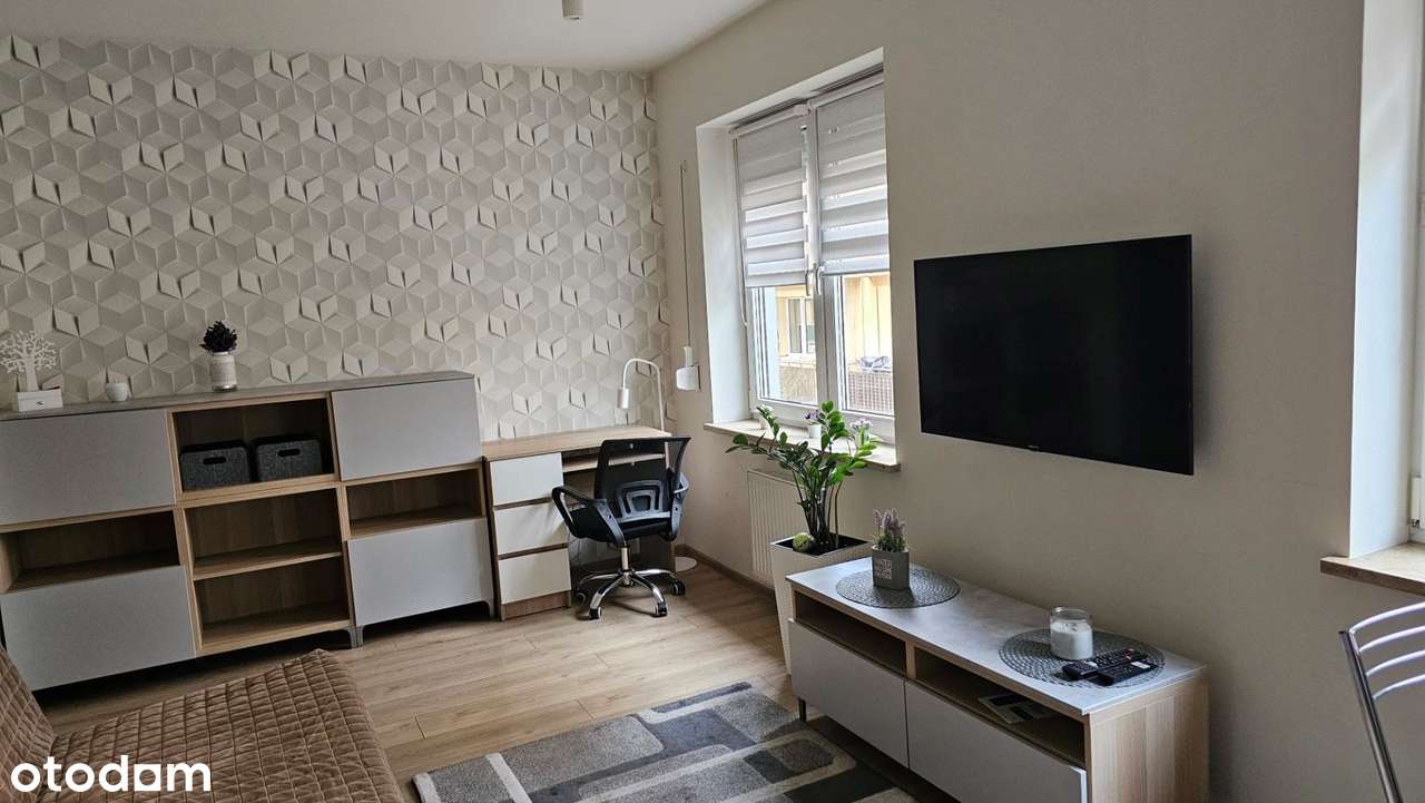 Super Garsoniera, Ip, kameralny budynek, parking – další