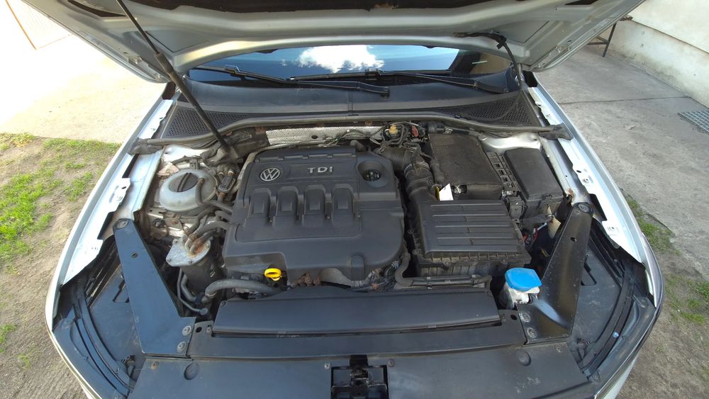 Volkswagen Passat B8 2.0 TDI SCR Highline 2016
