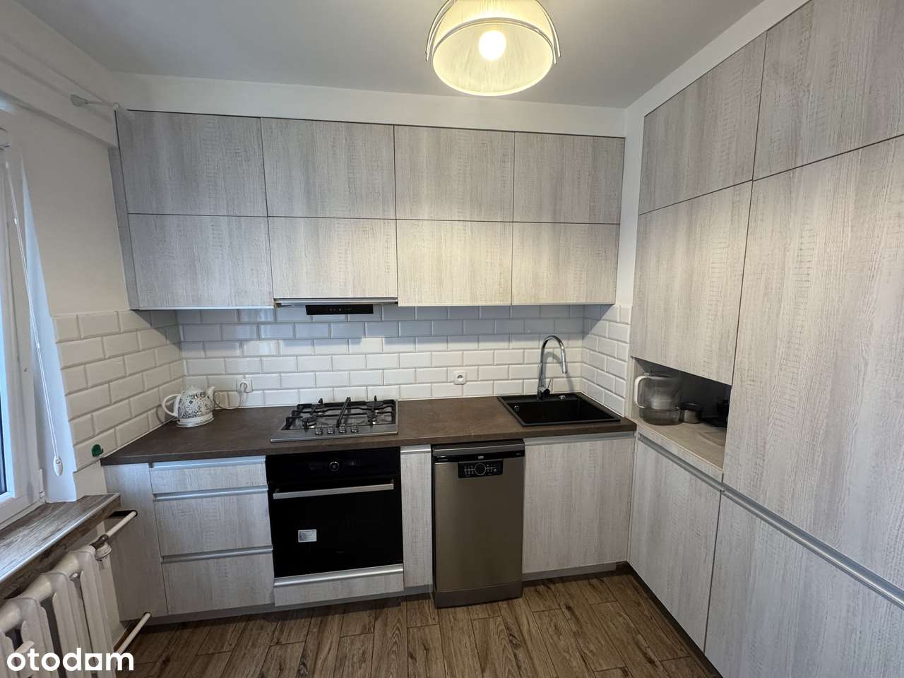 Żelazna, parter z ogródkiem-0