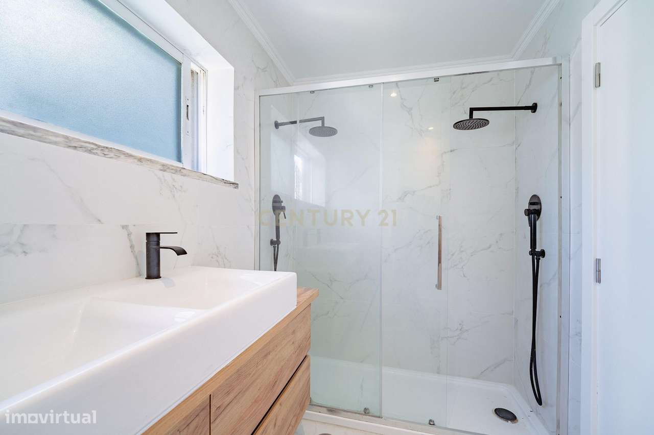 Moradia T6 com Piscina - Charneca de Caparica-24