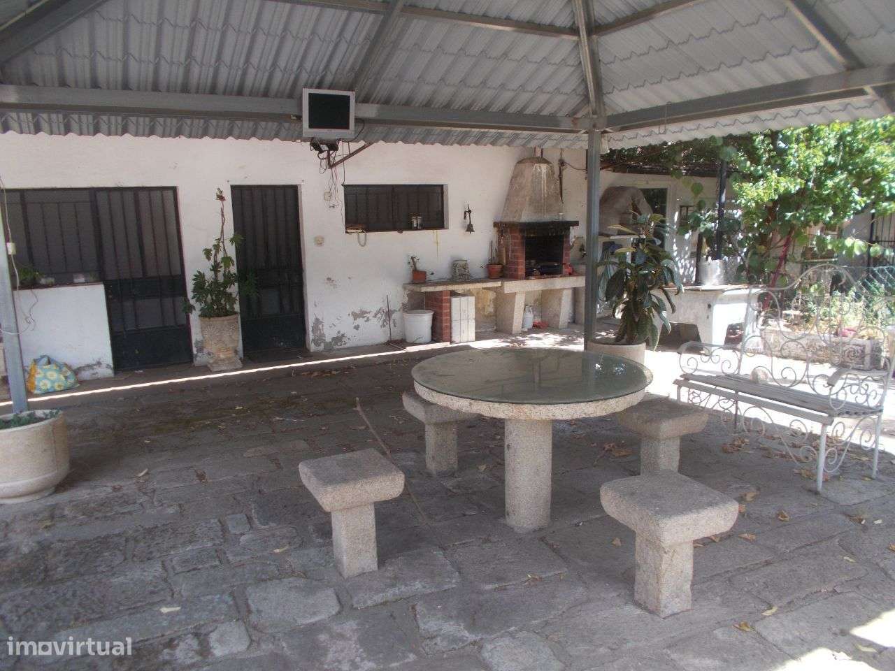 Chaves Moradia e Terreno 5 minutos Centro Cidade-9