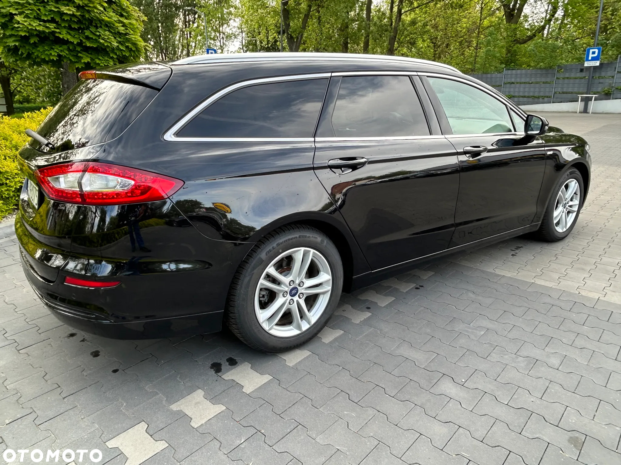 Ford Mondeo - 36