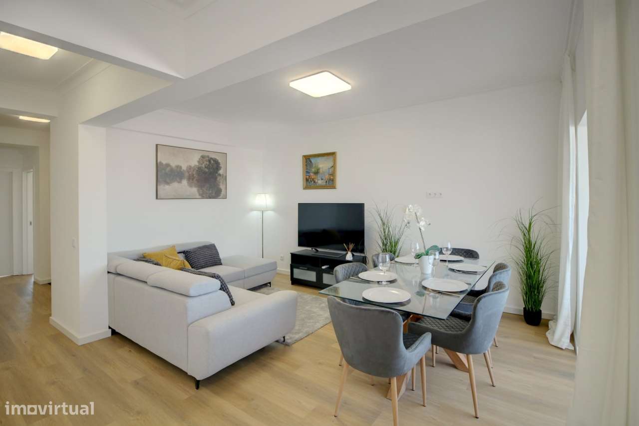 Apartamento T3 Totalmente Renovado, mobilado e com Vista Mar em Olhão-9