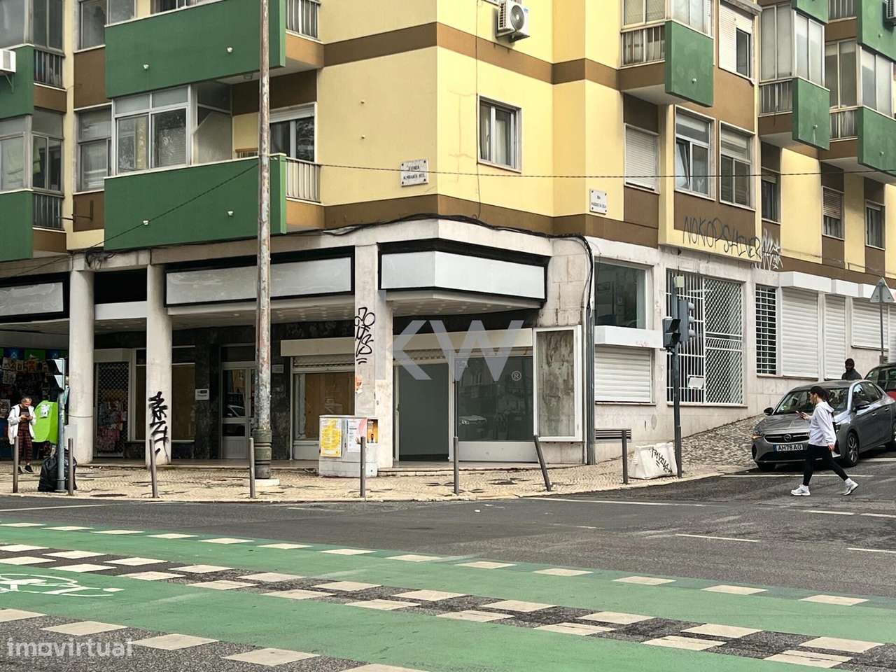 Comércio para Arrendamento na Av. Almirante Reis – 900 m2 em Localizaç - Grande imagem: 2/22