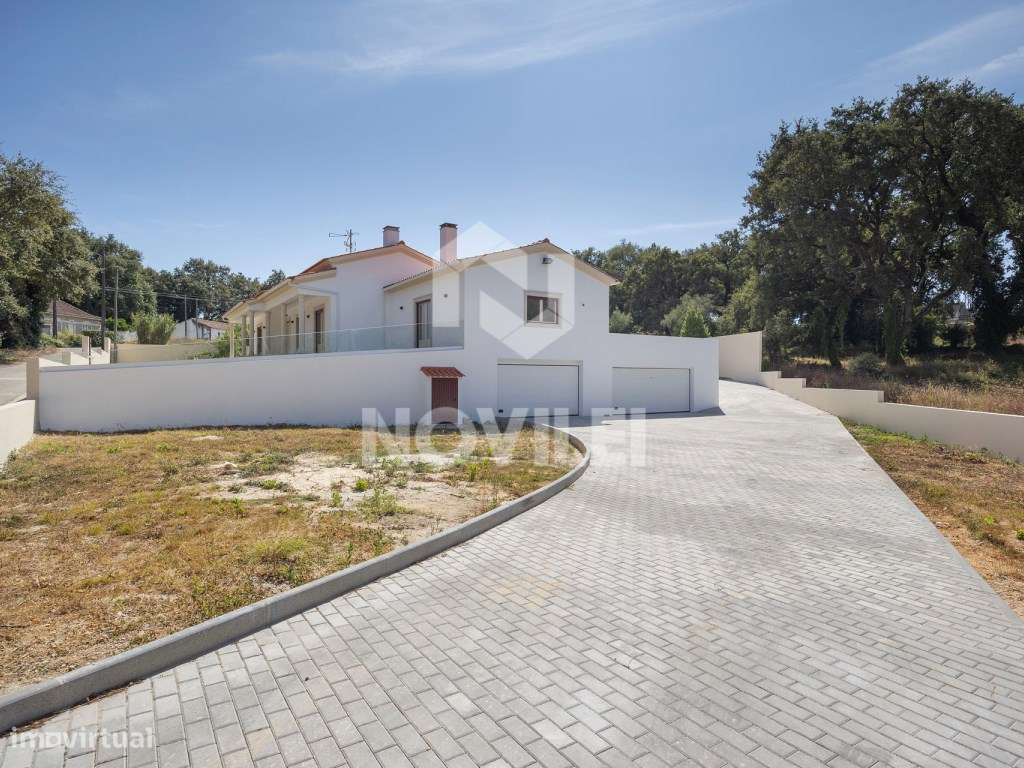 Moradia Isolada Térrea, renovada, 1500m2 de terreno murados-25