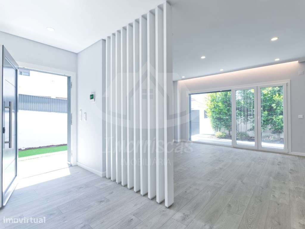 Moradia V4 Nova de Luxo com Rooftop e Vista Rio | Santa Iria de Azóia-23