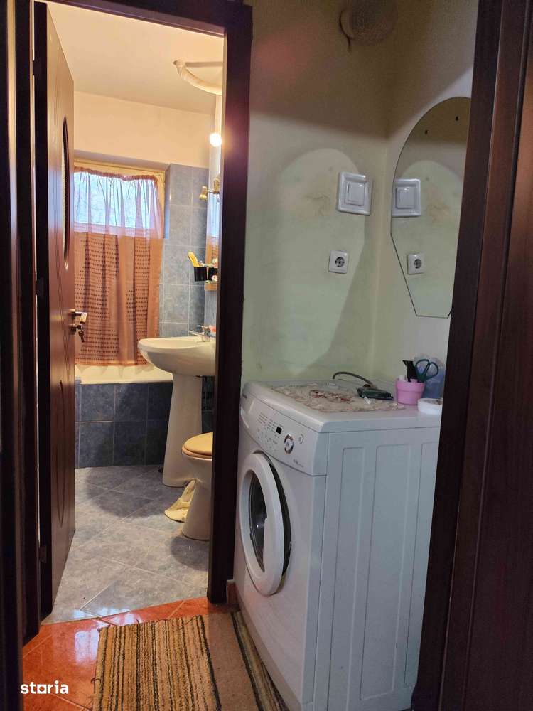 Apartament cu 2 camere, etaj 2/4,  Craiovita. - Imagine principală: 3/6