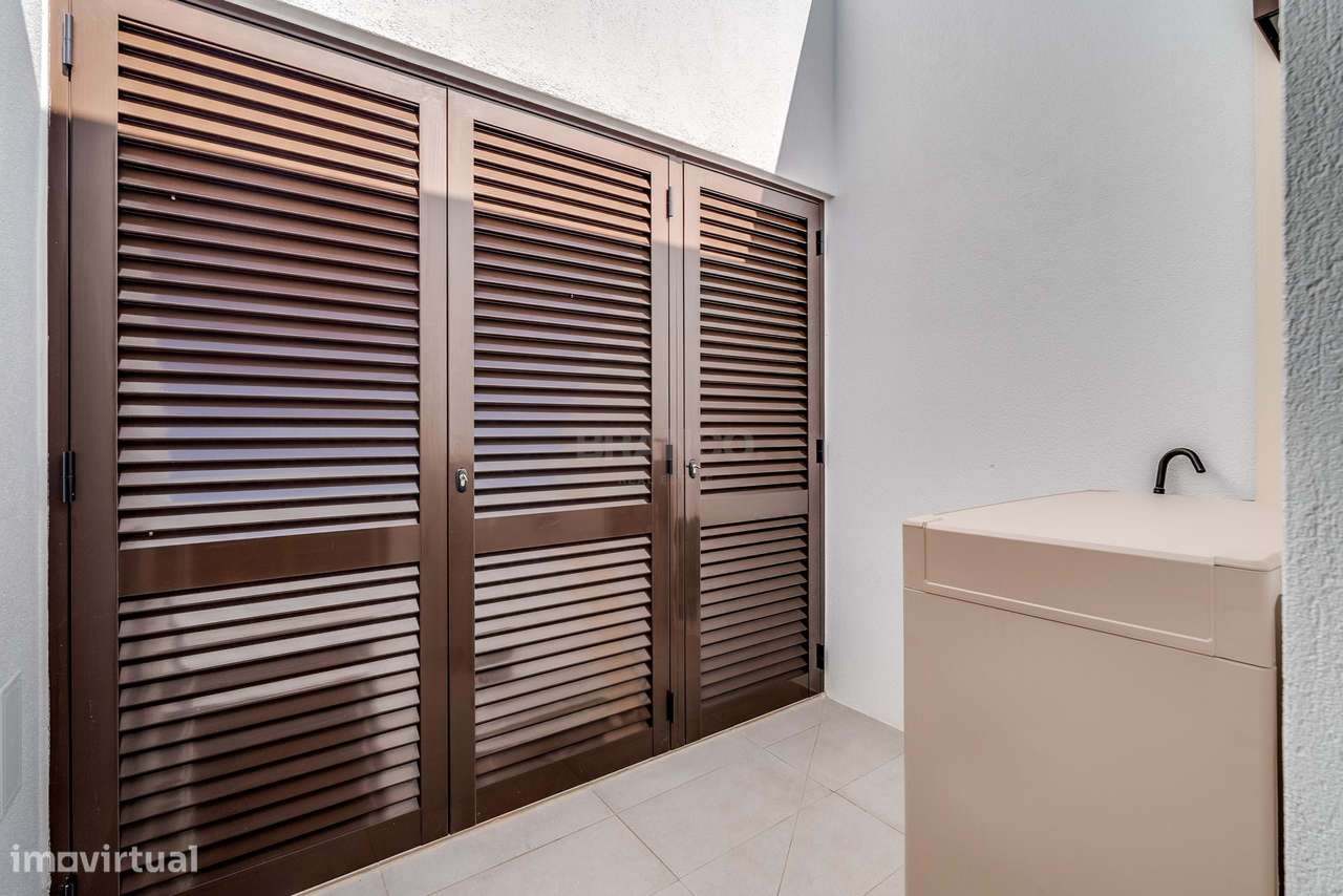 Moradia Semi-Geminada T2+1 com Piscina | Pestana Valley Nature, Sesmar-24