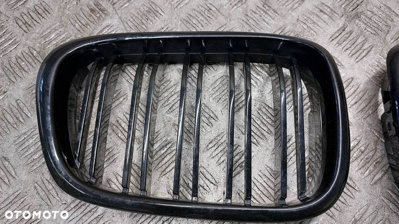 NERKA GRILL LEWA PRAWA KOMPLET BMW E39 LIFT - 4