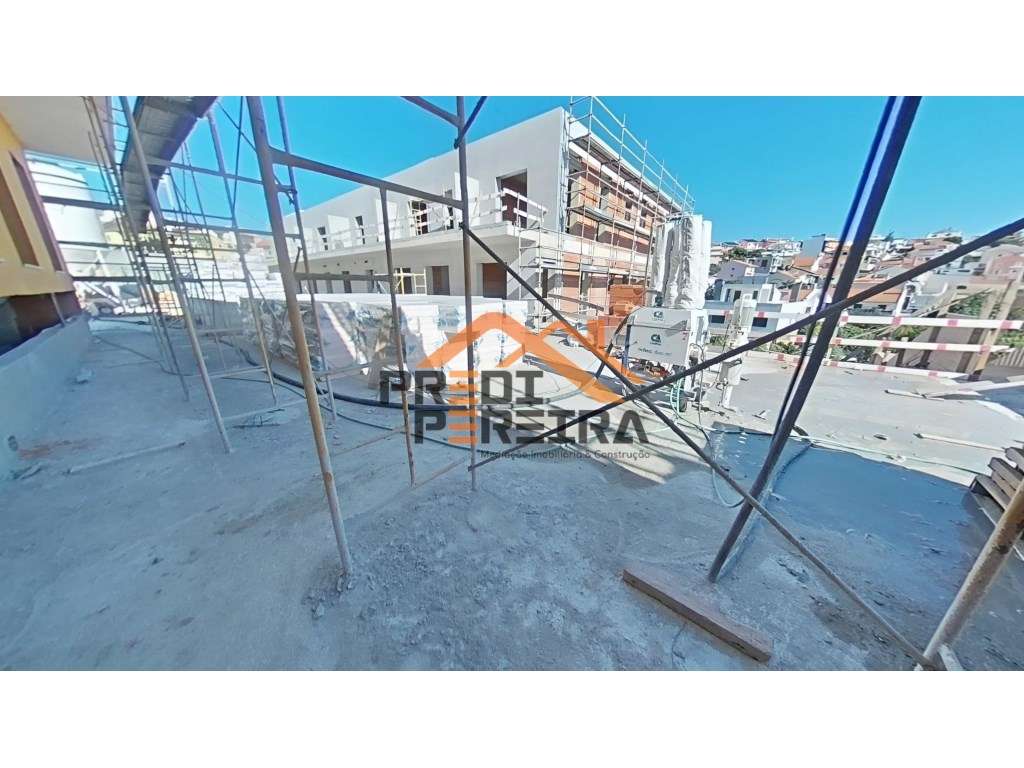 *NOVA CONSTRUÇÃO*
T3 situado em condomínio fechado, com varanda de...-19