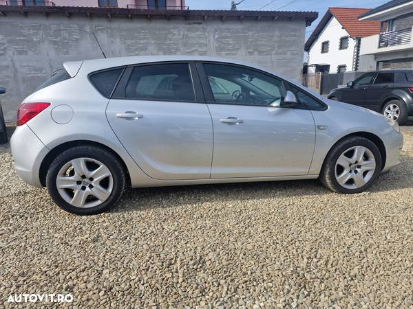 Opel Astra 1.7 CDTI DPF Active - 9