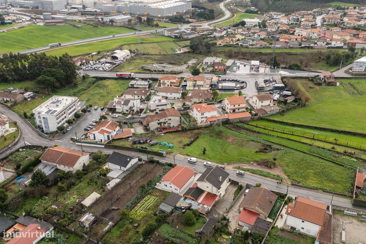 Terreno para Construção de moradia térrea com 1152m2 e 256m2 de implan-8