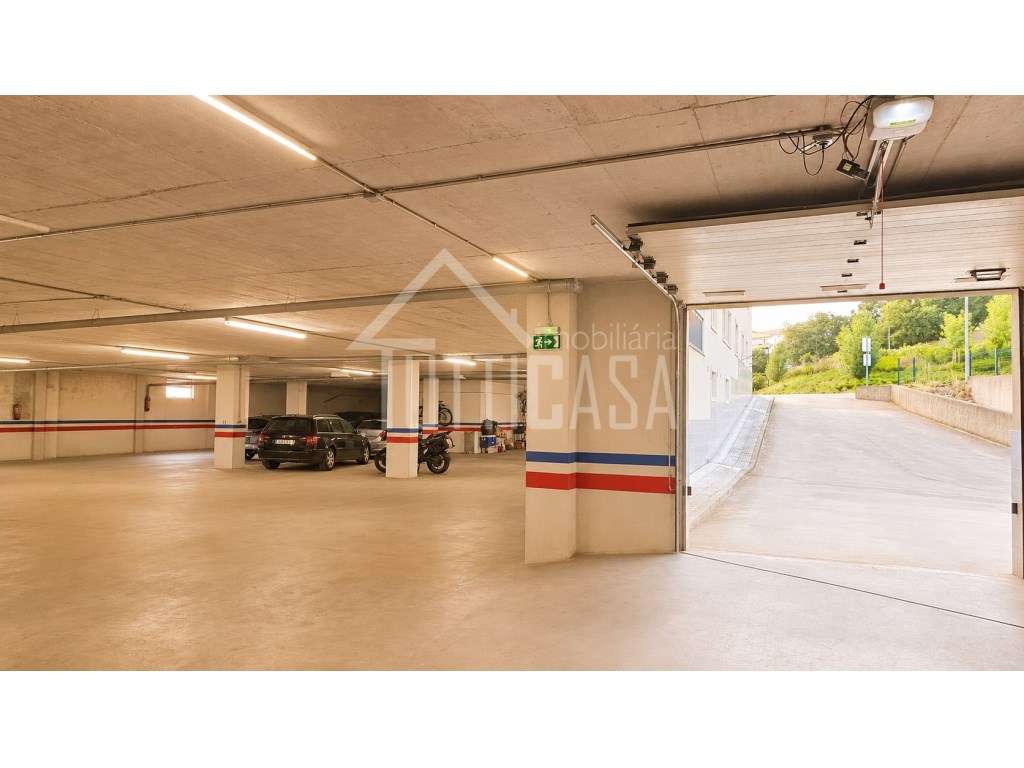 Apartamento T3 em Alcainça com parqueamento para 3 viaturas-21