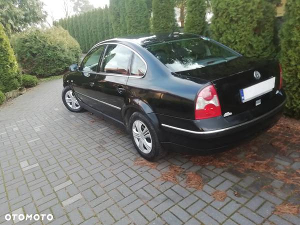 Volkswagen Passat 1.6 Comfortline - 13