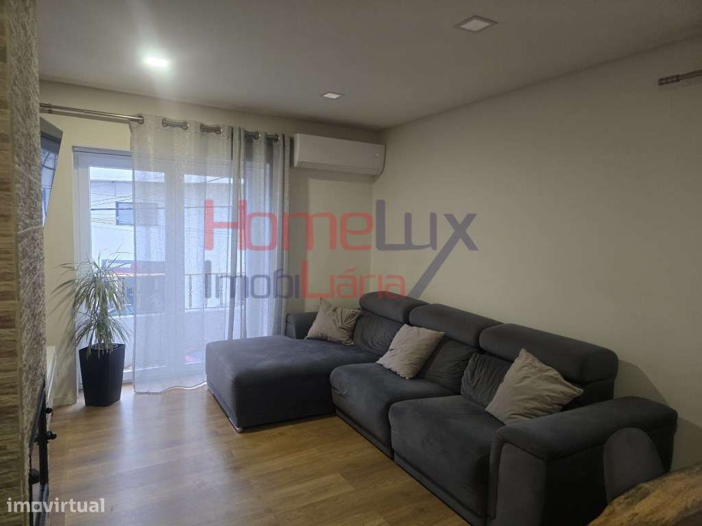 Andar Moradia T3 com Logradouro Privativo e Box para 2 carros !-7