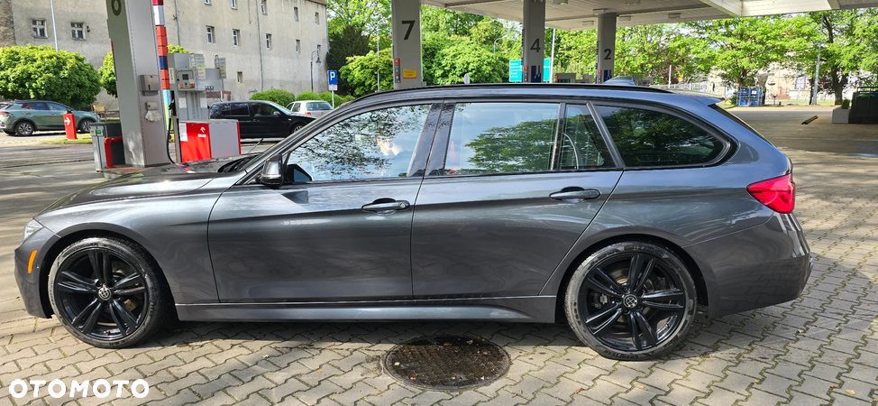 BMW Seria 3 328i Touring xDrive Sport Line - 37