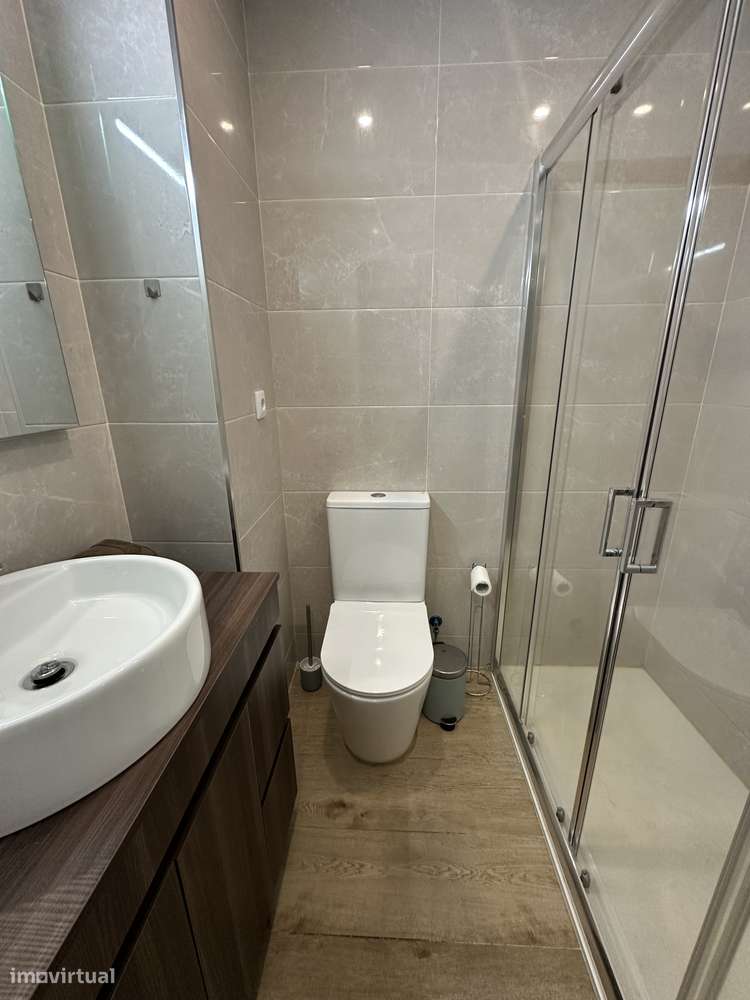 Apartamento T1 junto à Rotunda da Boavista, mobilado e equipado - Grande imagem: 4/15