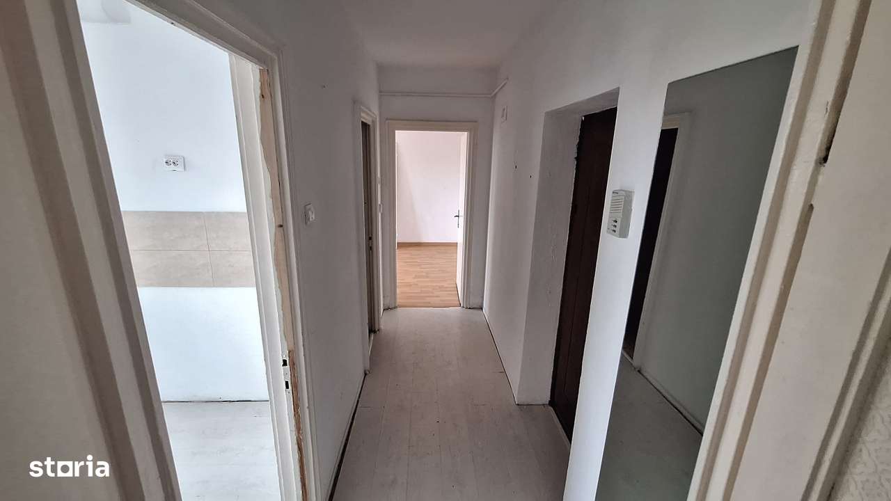 Apartament de vanzare in Constanta, Gara - 2 camere decomandat-0