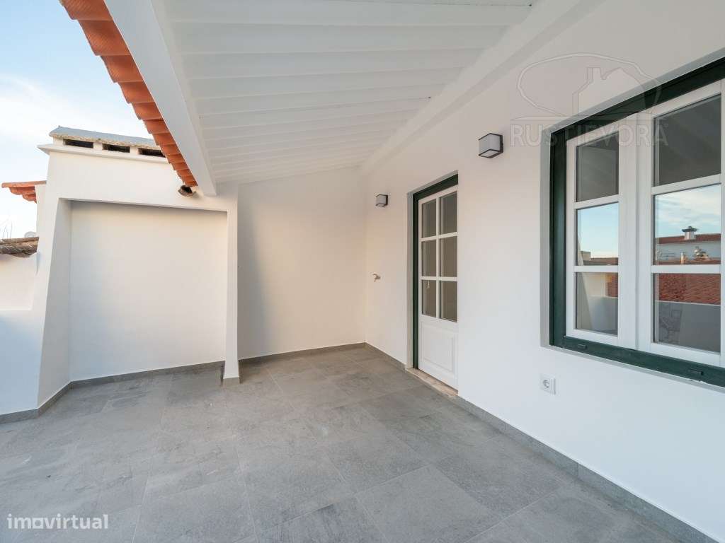 Novo Apartamento T1 ou T2, com sala bastante ampla e terraço - Grande imagem: 5/17