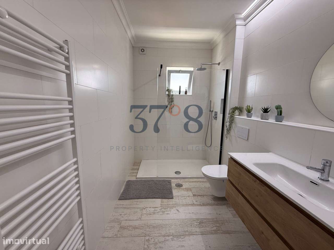 Fuseta: Moradia Contemporânea de 5 Quartos com Piscina Aquecida, Terra-5