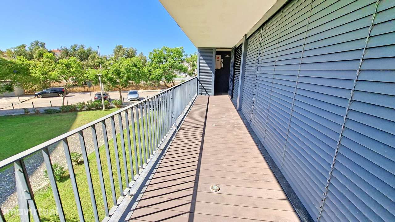 Apartamento T3 212m2  lugar garagem e arrecadação Santo Andre-Barreiro-6