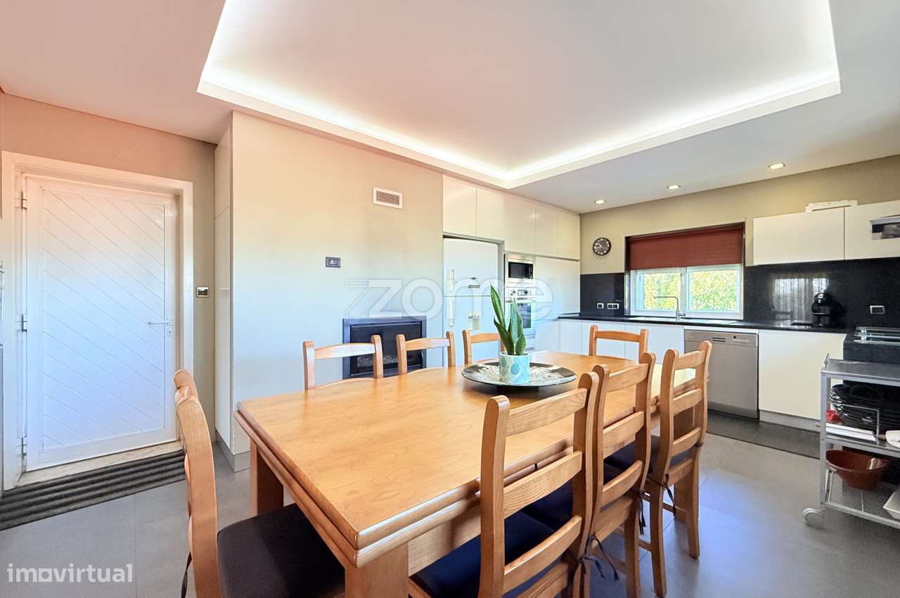 Moradia T3 com comércio e terreno (possibilidade de bi-familiar) - Grande imagem: 2/30