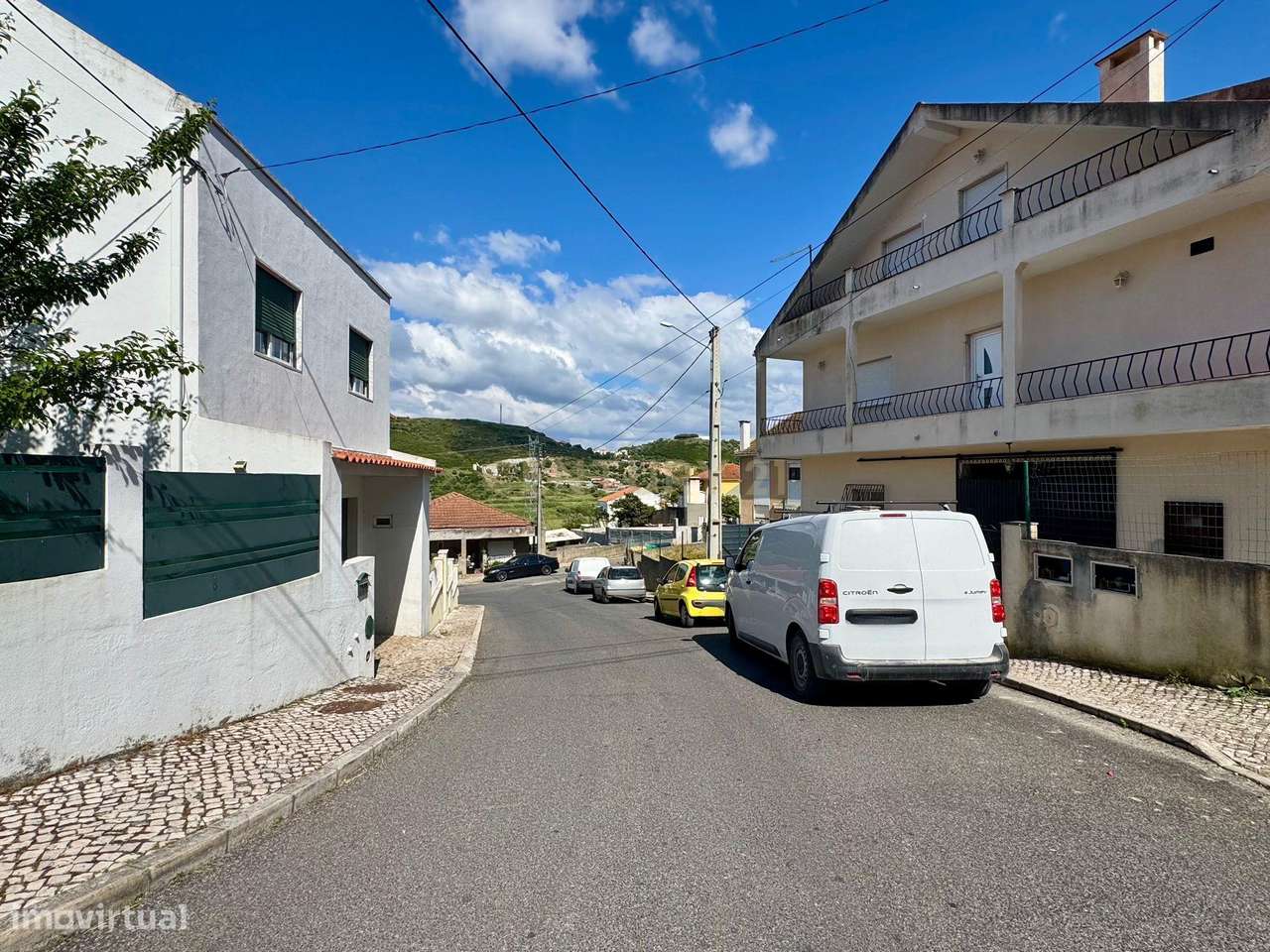 Armazém Industrial com terreno em Unhos-16