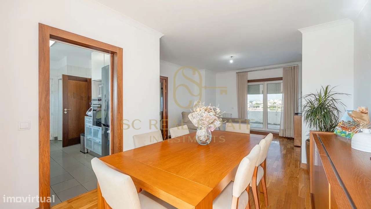 Exclusivo T2 Duplex Recuado, Último Piso, 2 Terraços, Cedofeita-9
