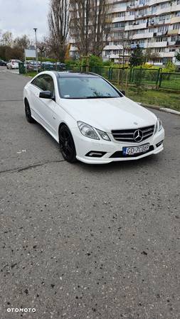 Mercedes-Benz Klasa E 250 CGI BlueEffICIENCY - 22