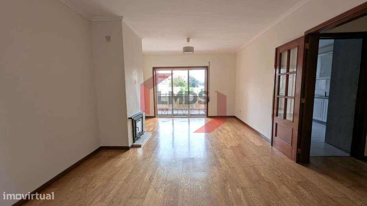 Apartamento T1+1 Valbom Centro-2