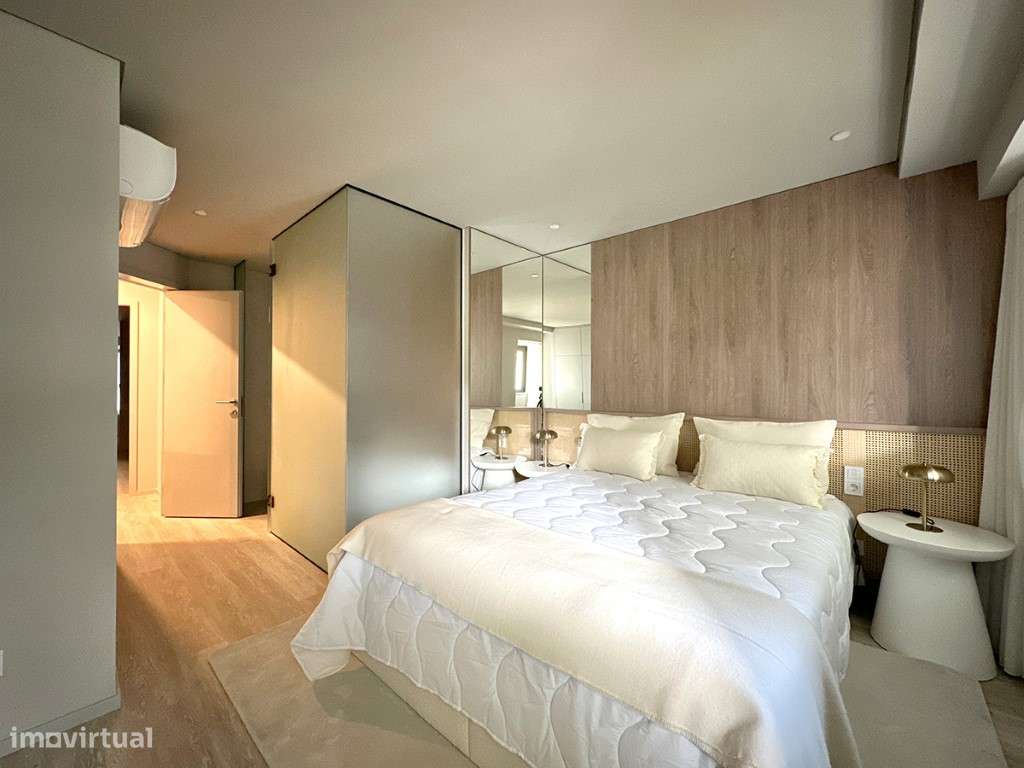 Apartamento T3 com garagem em palacete renovado em Lisboa-10