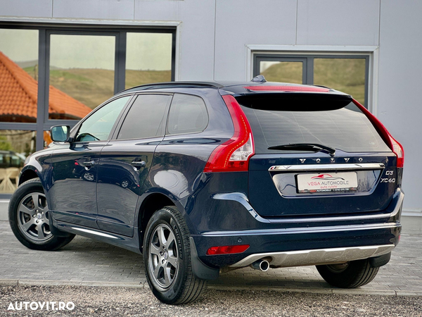 Volvo XC 60 D3 Geartronic Momentum - 32