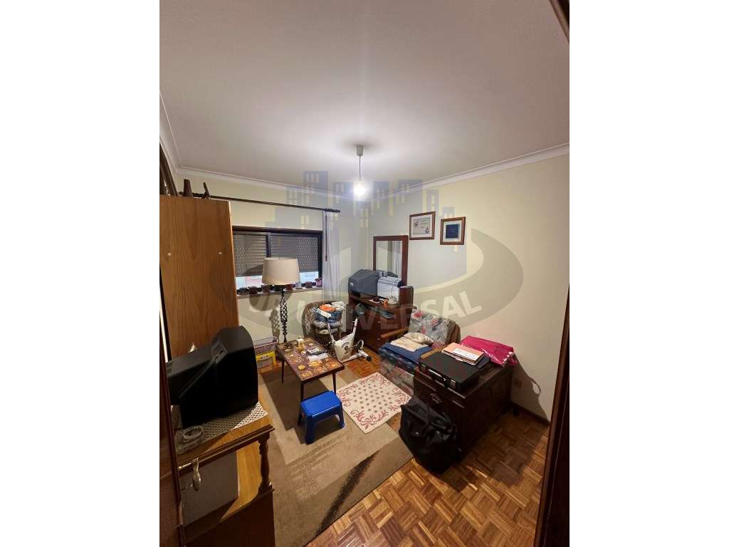 Vende-se Apartamento T3 junto à Avenida Marquês de Pombal-15
