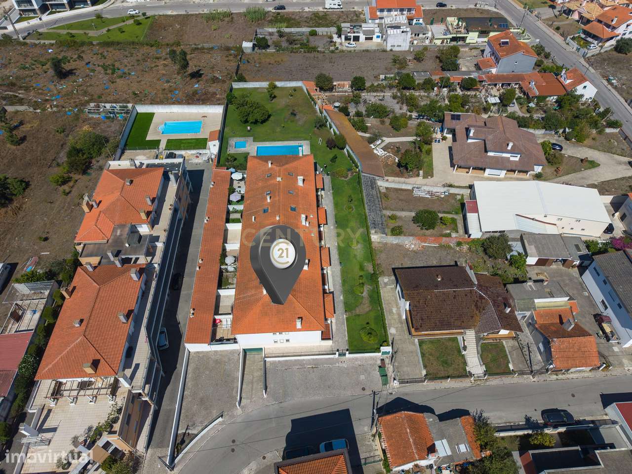 Moradia T3 com piscina em Marinha Grande, Leiria-3