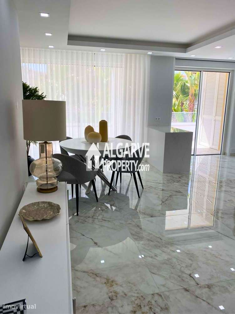 Lagos -  Espaçoso T2  em fase de construção perto da PRAIA - Grande imagem: 5/17