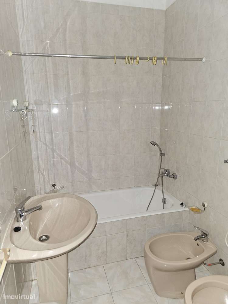 Apartamento T2 à venda na Rua José Gomes Ferreira, 6 - REBOLEIRA - Grande imagem: 5/22