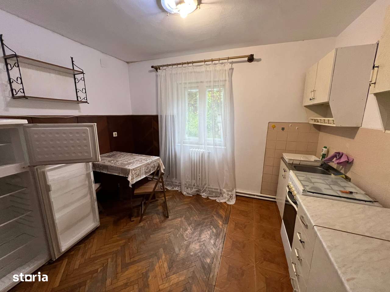 Apartament la casa, decomandat cu acces auto si gradina-2