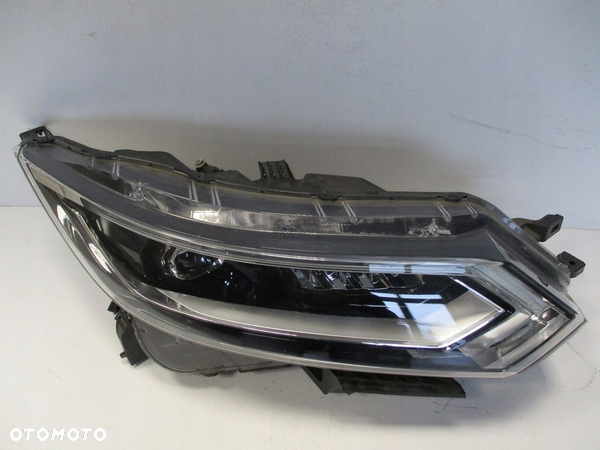 LAMPA PRAWA FULL LED NISSAN QASHQAI - 2