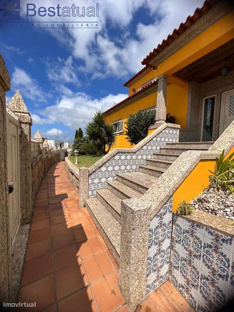 Moradia T4 - 4 Suites - Possib. Permuta - Ribeirão-11