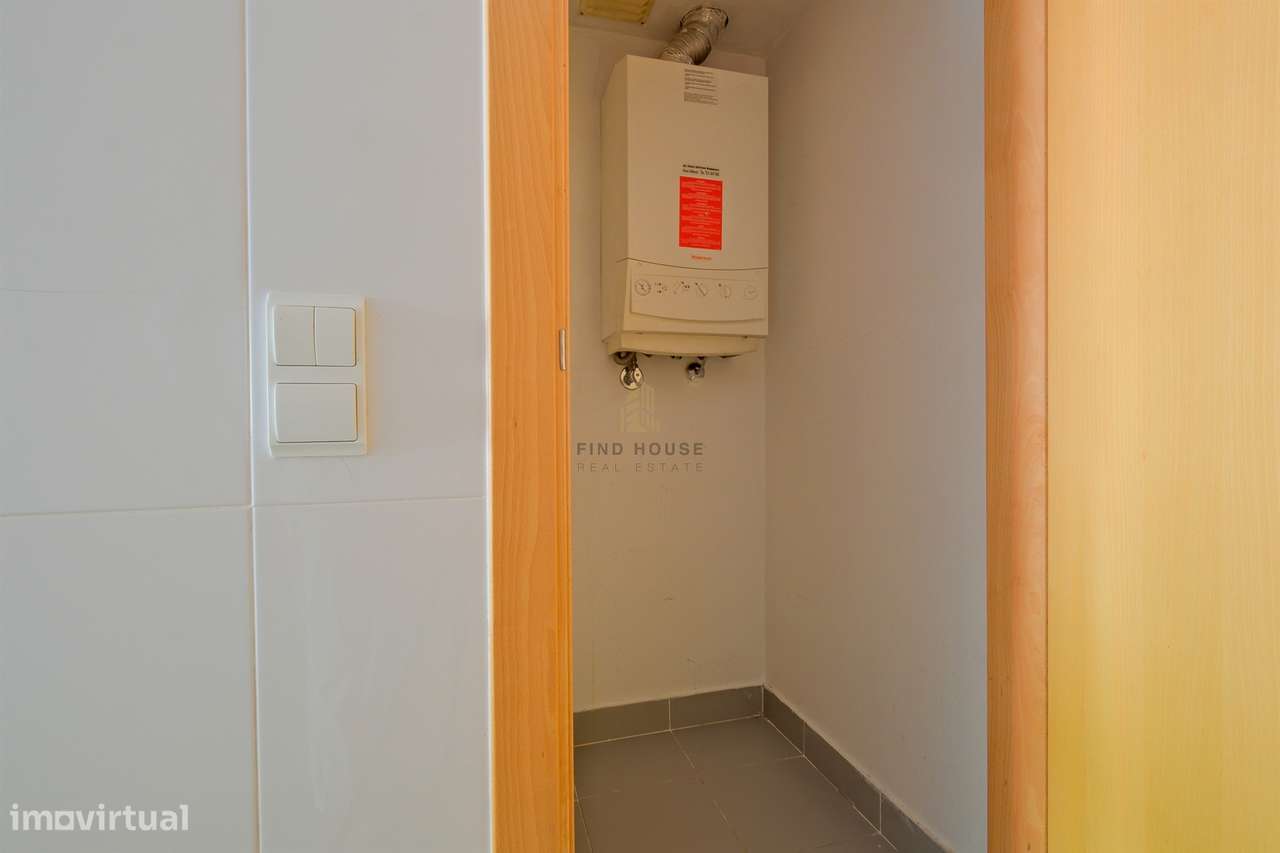 Vende-se T1 com garagem no Parque de São Domingos, em São Domingos de-19