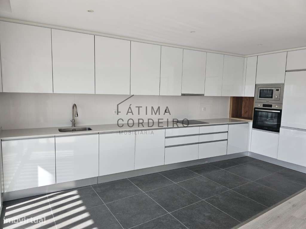 Apartamento T2 em Santa Marta do Pinhal com arrecadação , em fase d... - Grande imagem: 5/24