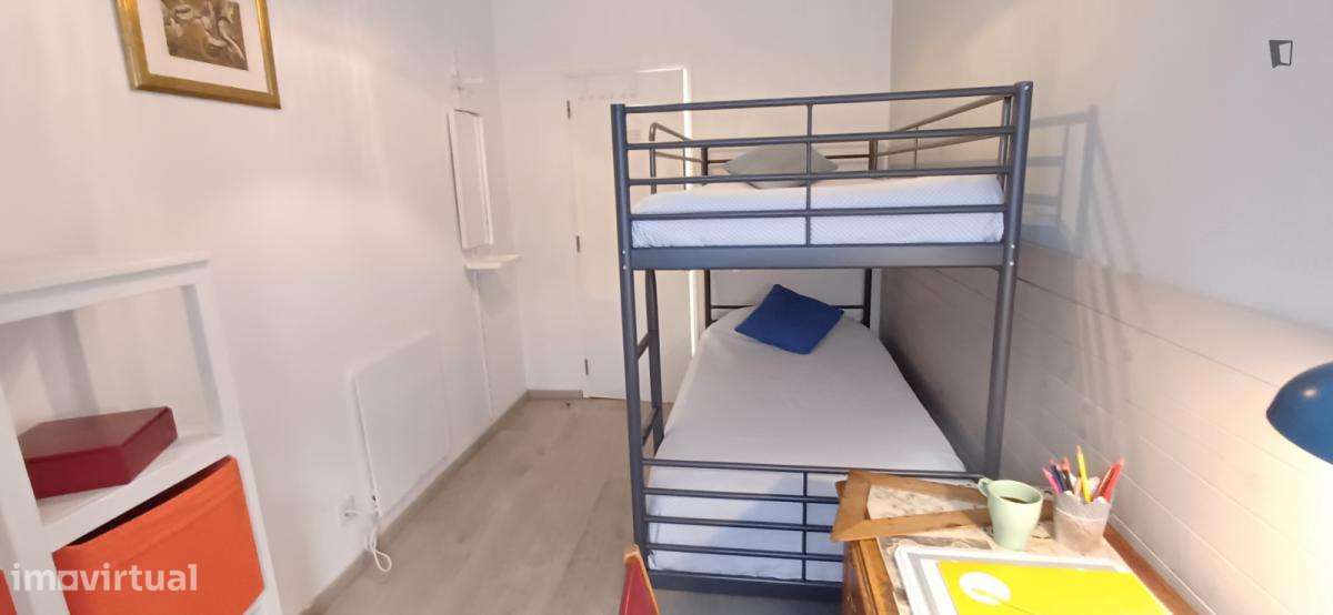 Quarto - localizado em Arroios Lisbon - Grande imagem: 4/7