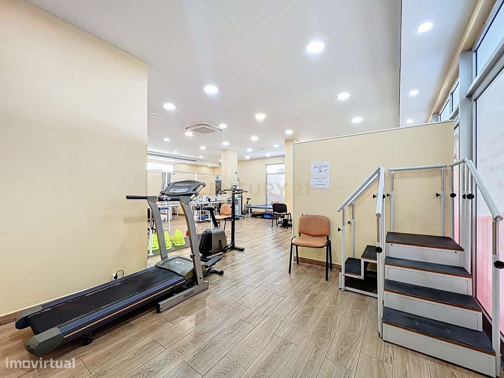 Oportunidade Única: Venda de Clínica em Pleno Funcionamento na Lagoa –-28