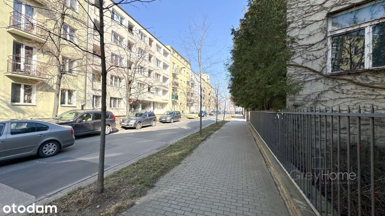 Trzypokojowe mieszkanie przy Łazienkach.-14