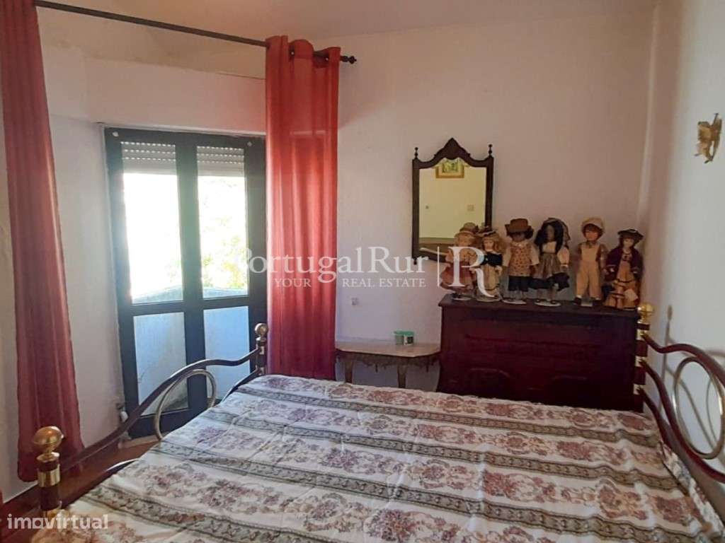 Moradia T4 com terraço em zona residencial de Évora-13