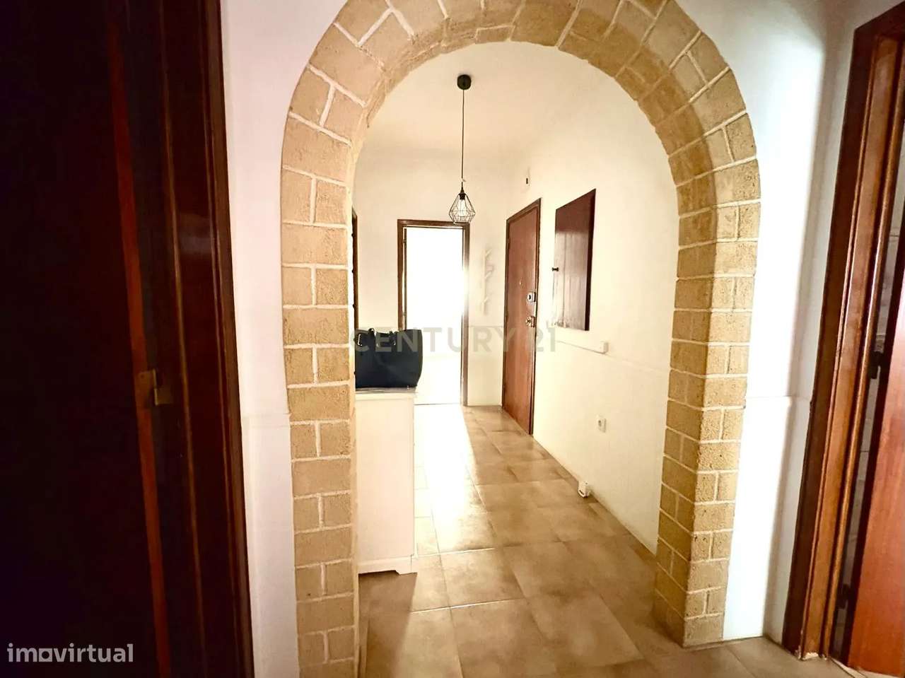 Arrenda-se apartamento T2, com cozinha completamente equipada - Grande imagem: 3/12