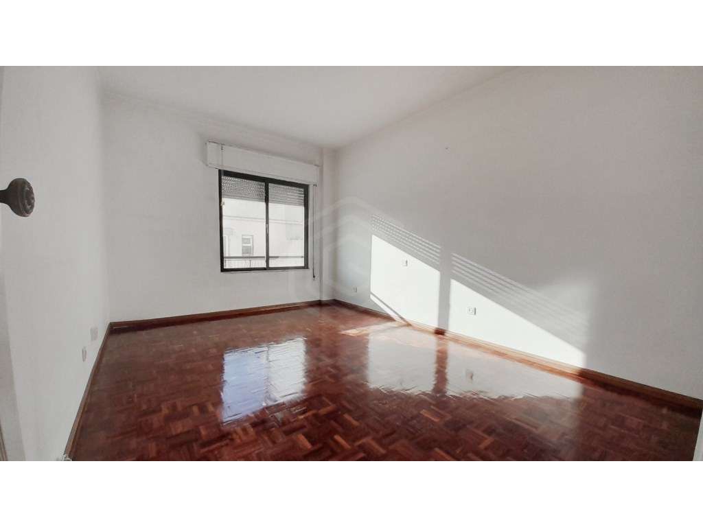 Apartamento T3 que prima pela sua localização, Loulé, Algarve - Grande imagem: 4/14