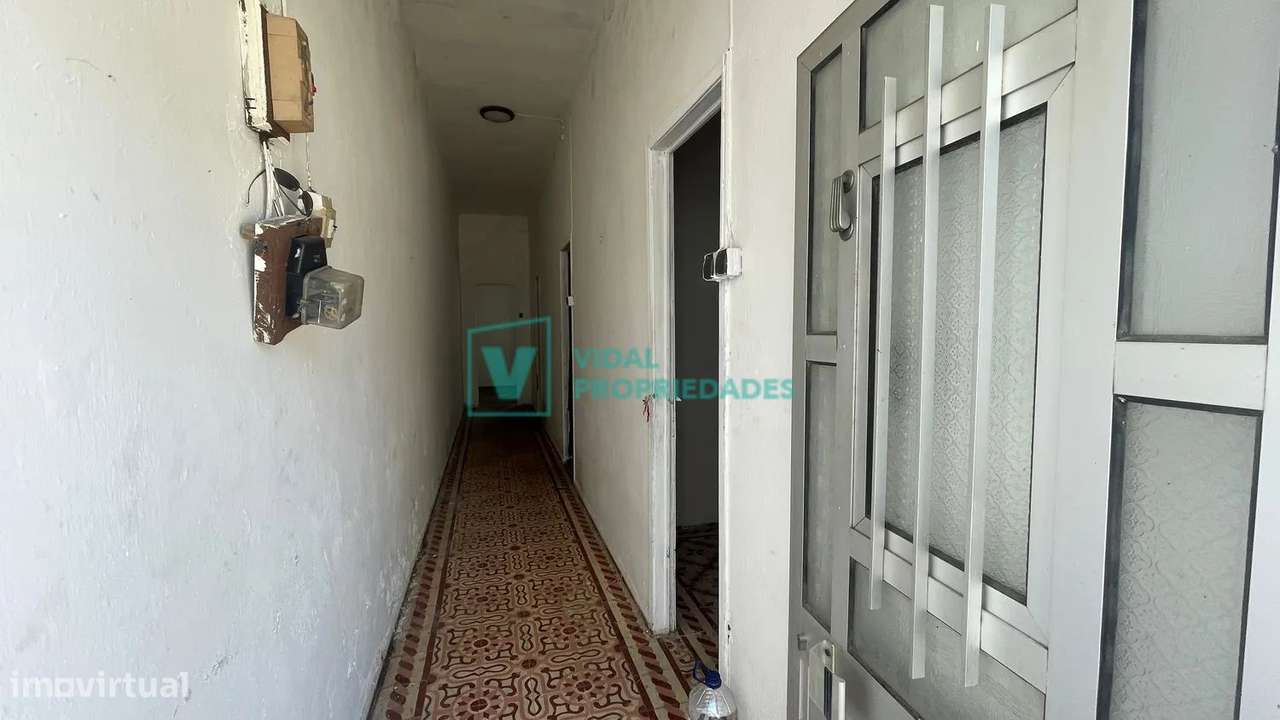 T2 em banda com garagem, jardim e terraço em Faro-17